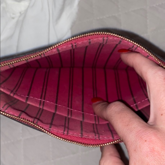 COPY - Louis Vuitton Neverfull wristlet! - Picture 3 of 5